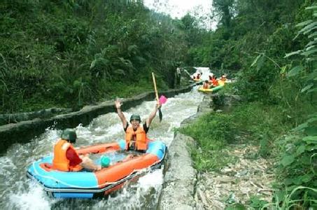 韶關世遺丹霞山、百丈崖漂流、南華寺、曹溪溫泉純玩兩天團