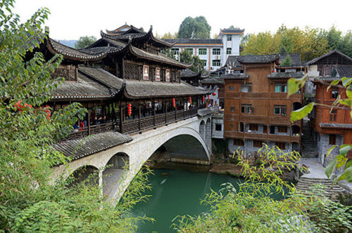 韶山/長(zhǎng)沙/芙蓉鎮(zhèn)/矮寨大橋/鳳凰古城·五星張家界雙高鐵4天游