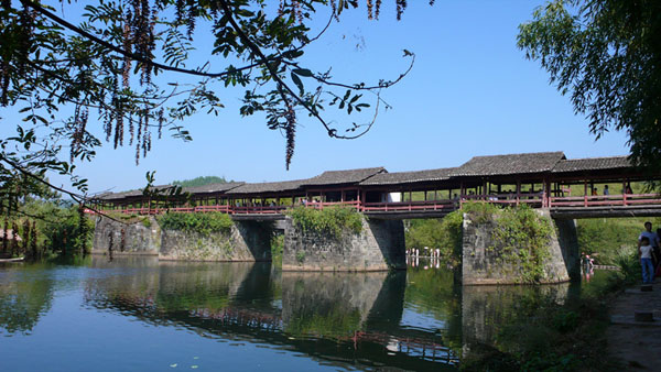 【標(biāo)準(zhǔn)】廬山、婺源、三清山、景德鎮(zhèn)、南昌、井岡山雙臥八天團(tuán)