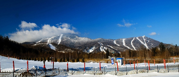 吉林霧凇.朝鮮民俗村.長白山溫泉、魔 界、萬達(dá)滑雪雙飛五日游--B1