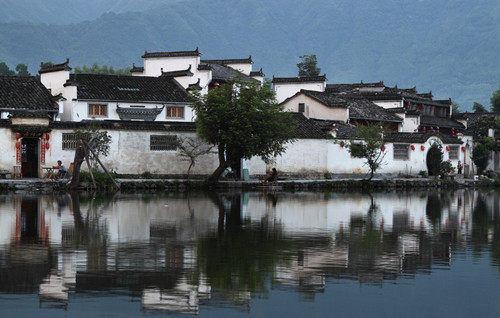 夢境黃山、秀水千島湖、水墨宏村、秀里影視古村、宋代老街雙飛五天團(tuán)D1線路